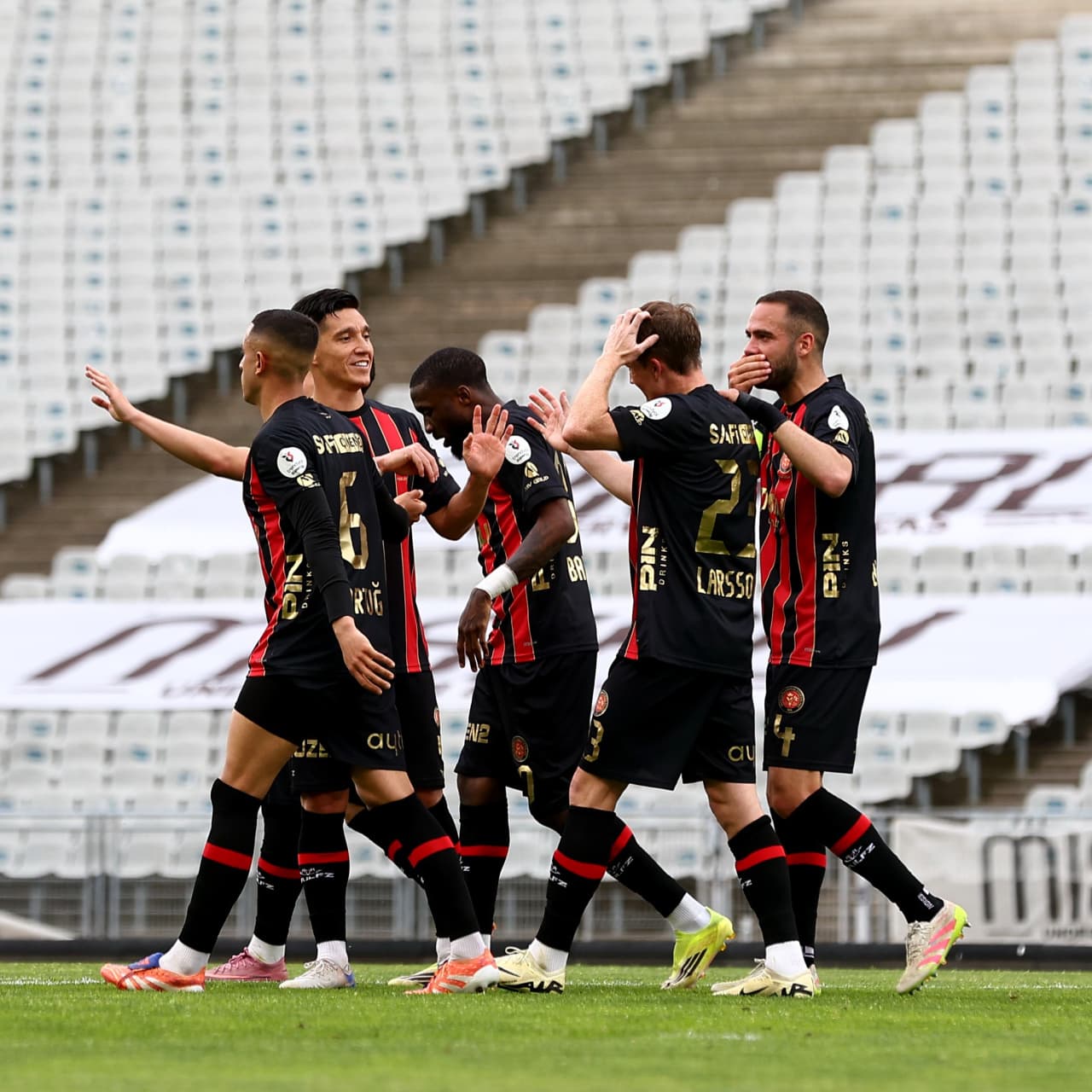 Karagümrük Süper Lig'e galibiyetle veda etti!