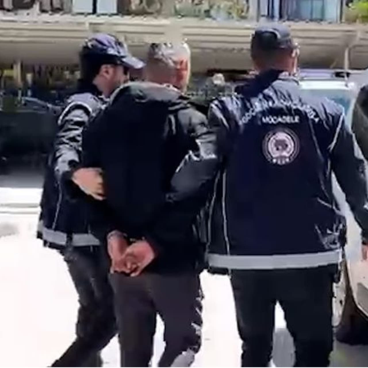 Kamyondan çıkan 10 göçmen yakalandı
