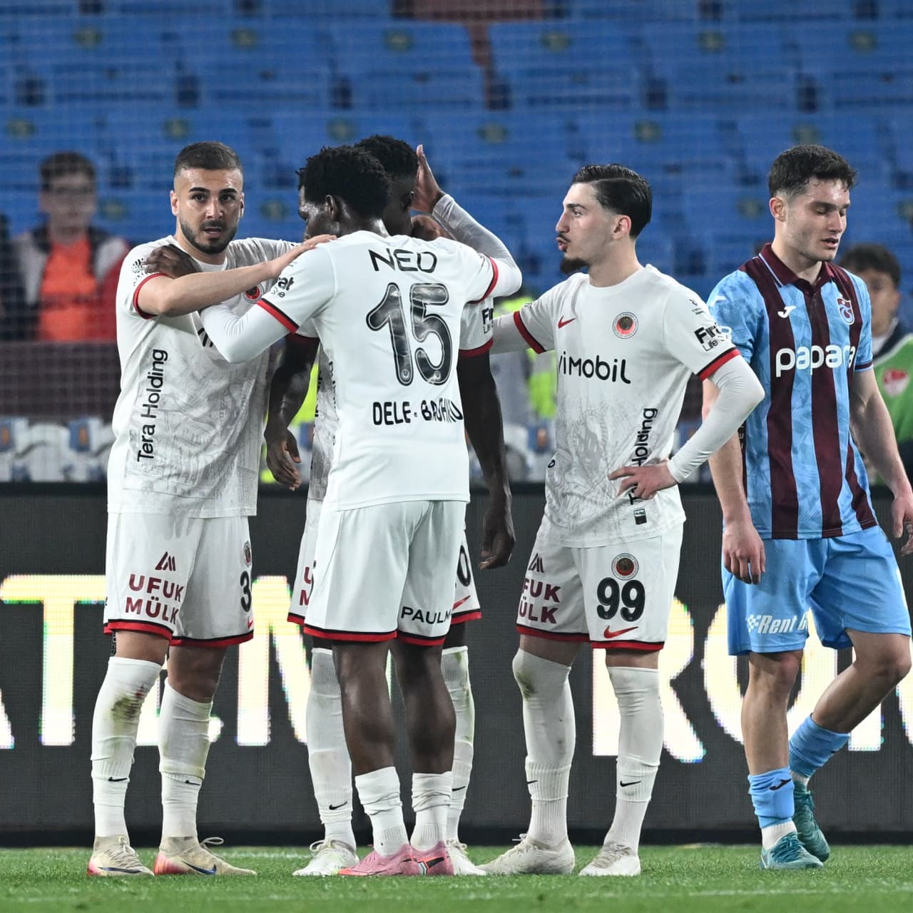 Trabzonspor'u yenen G.Birliği, Süper Lig'de kaldı!