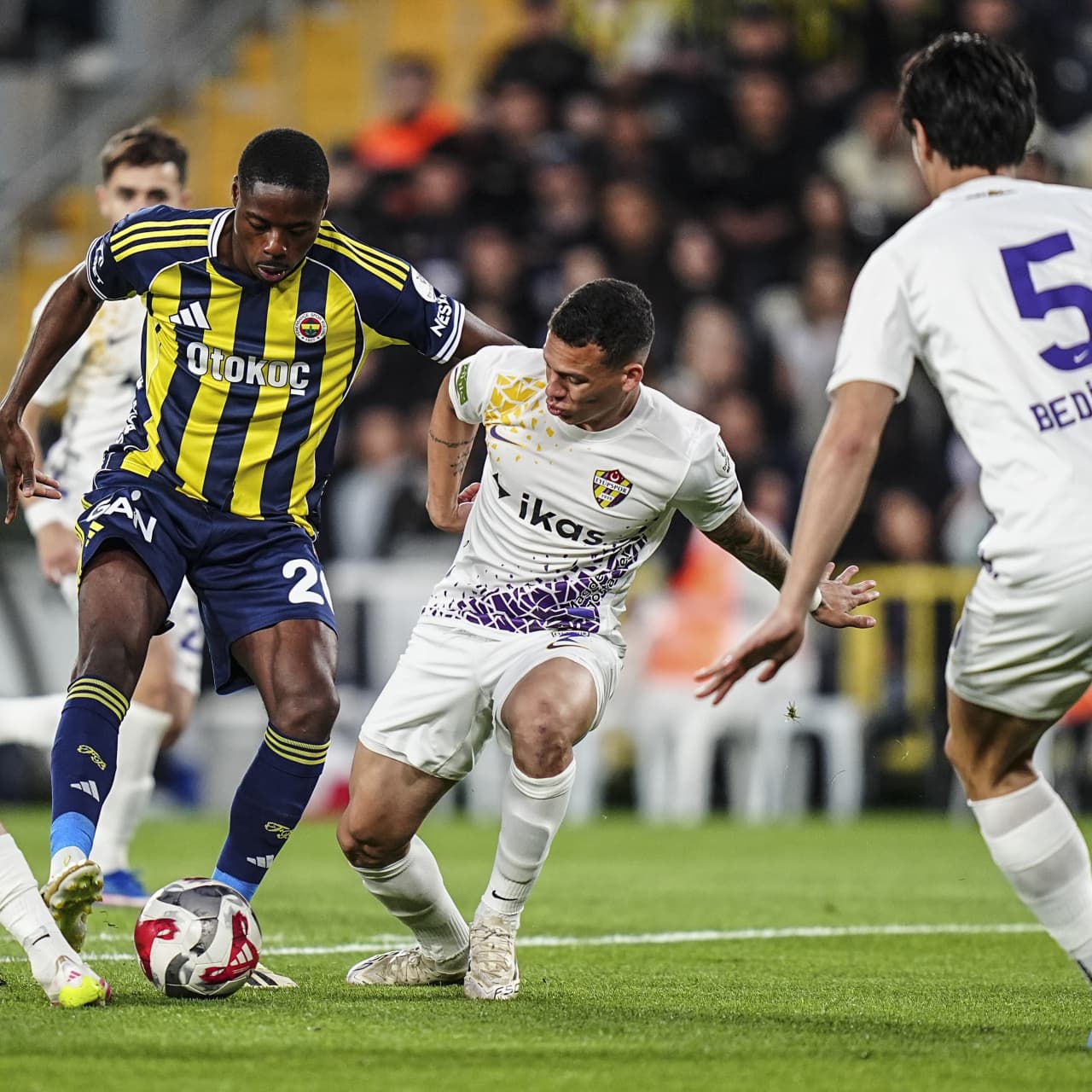 Kadıköy'de 87. dakika mucizesi: Eyüpspor ligde kaldı!