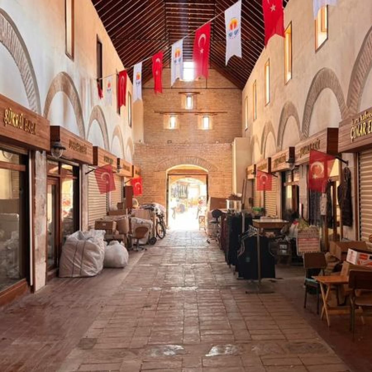 "Kapalı Çarşı adı gibi kapalı kaldı"
