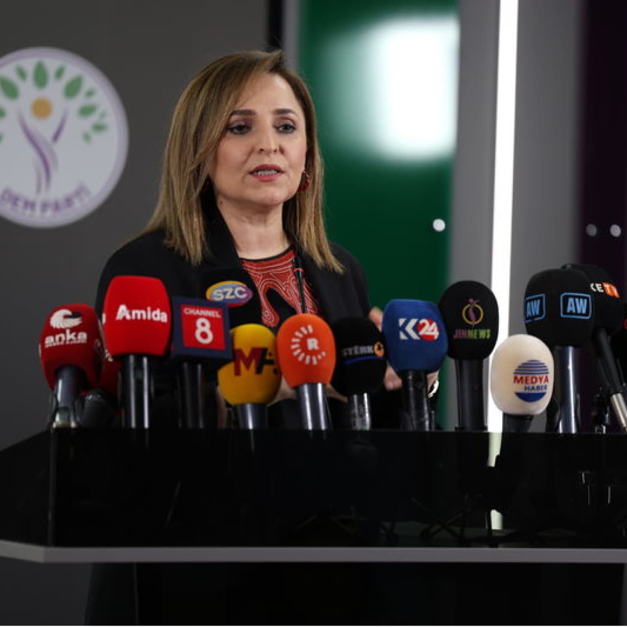DEM Parti: Yeni bir çıkış yolu aranıyor
