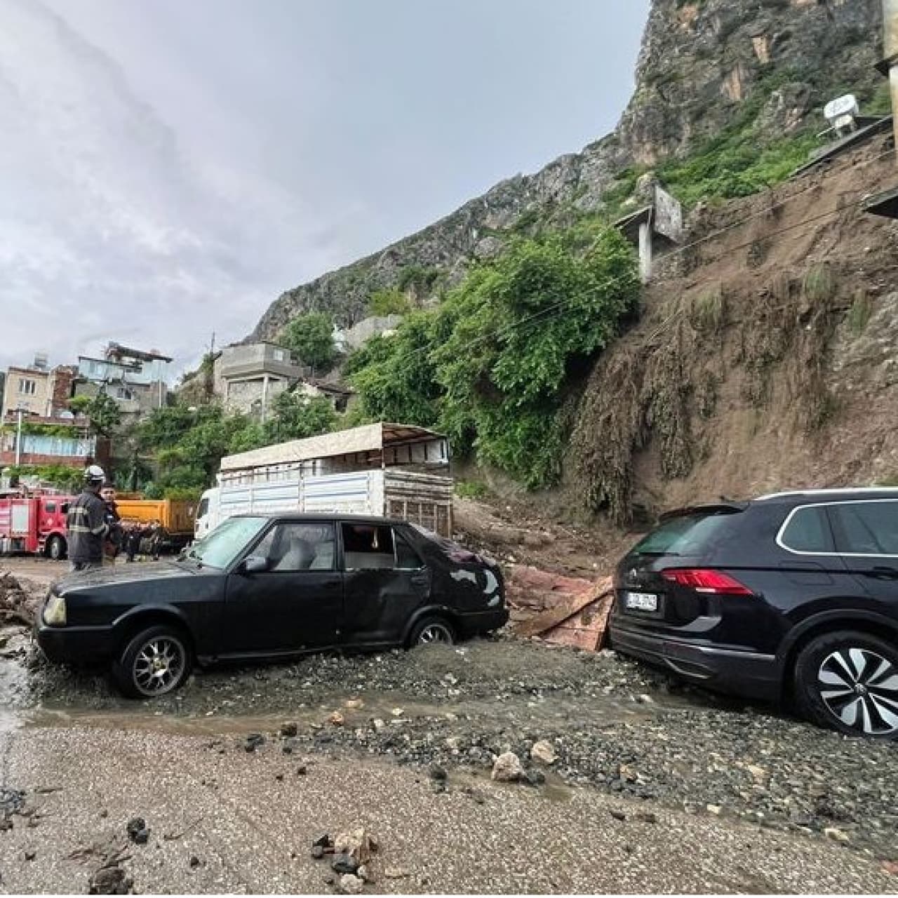 Hatay'da sağanak nedeniyle müstakil ev çöktü: 1 ölü, 3 yaralı