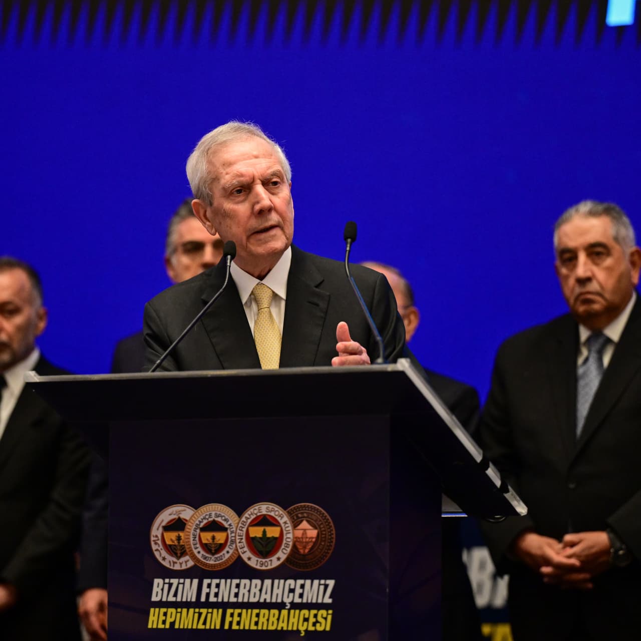 "İki santrfor alacağız, isimleri belli!"