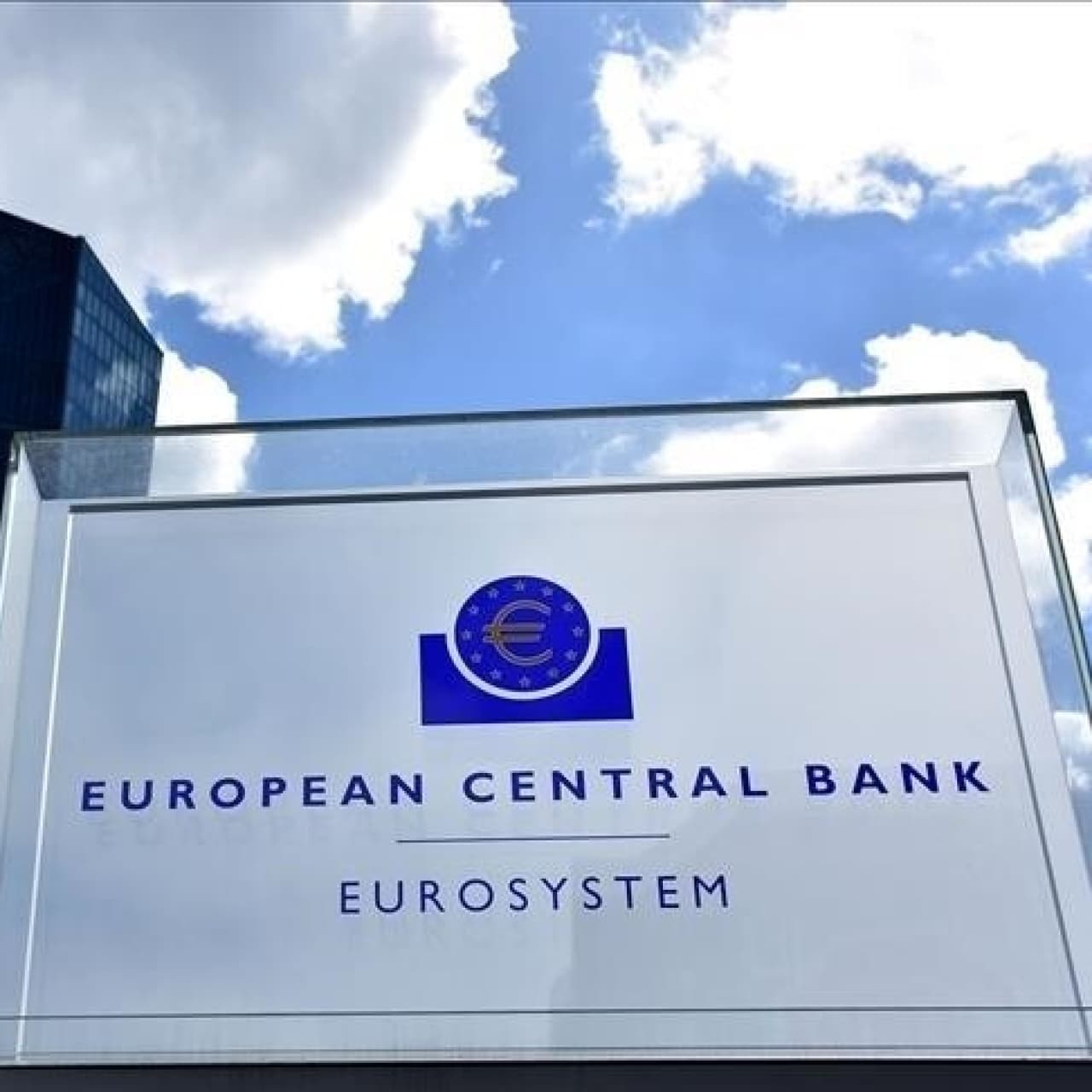 ECB'den finansal risk uyarısı