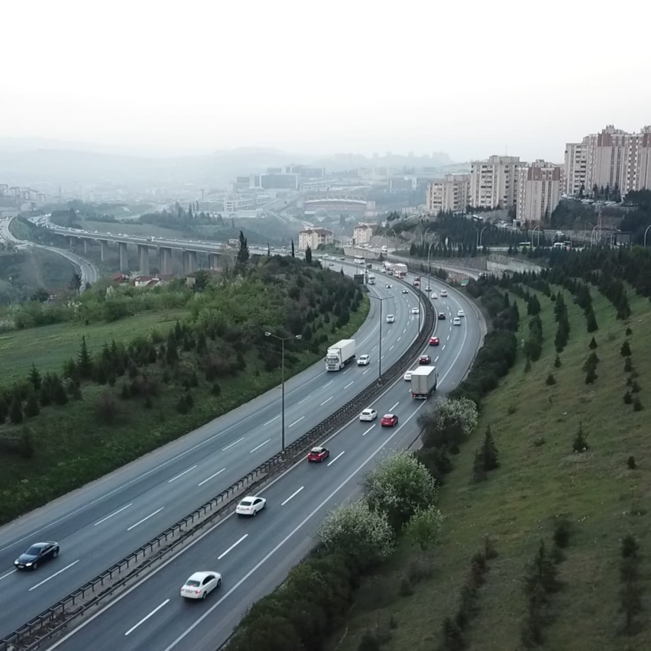 Anadolu Otoyolu'nda İstanbul yönü trafiğe kapatıldı