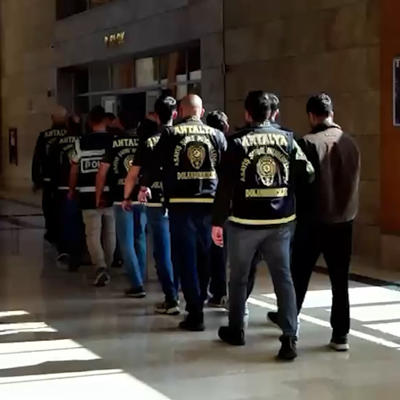 985,5 milyonluk operasyon