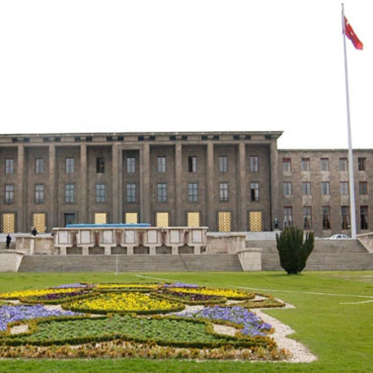 TBMM'deki taciz davasında 4 sanığa tahliye