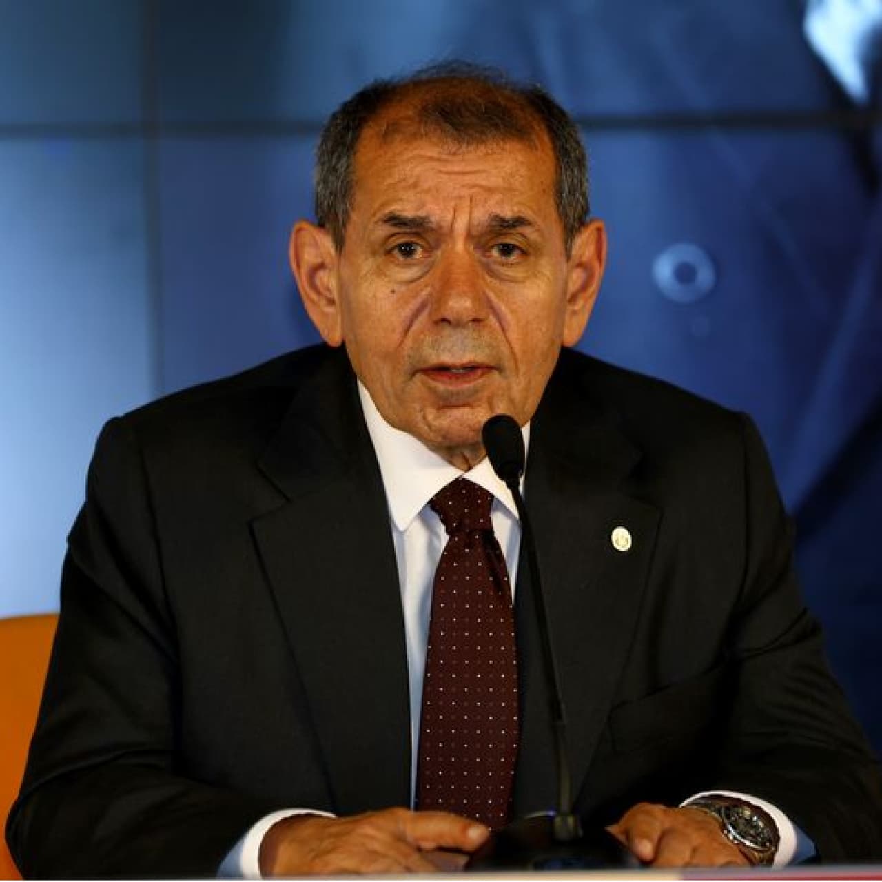 Dursun Özbek'ten "Yapı" göndermesi!