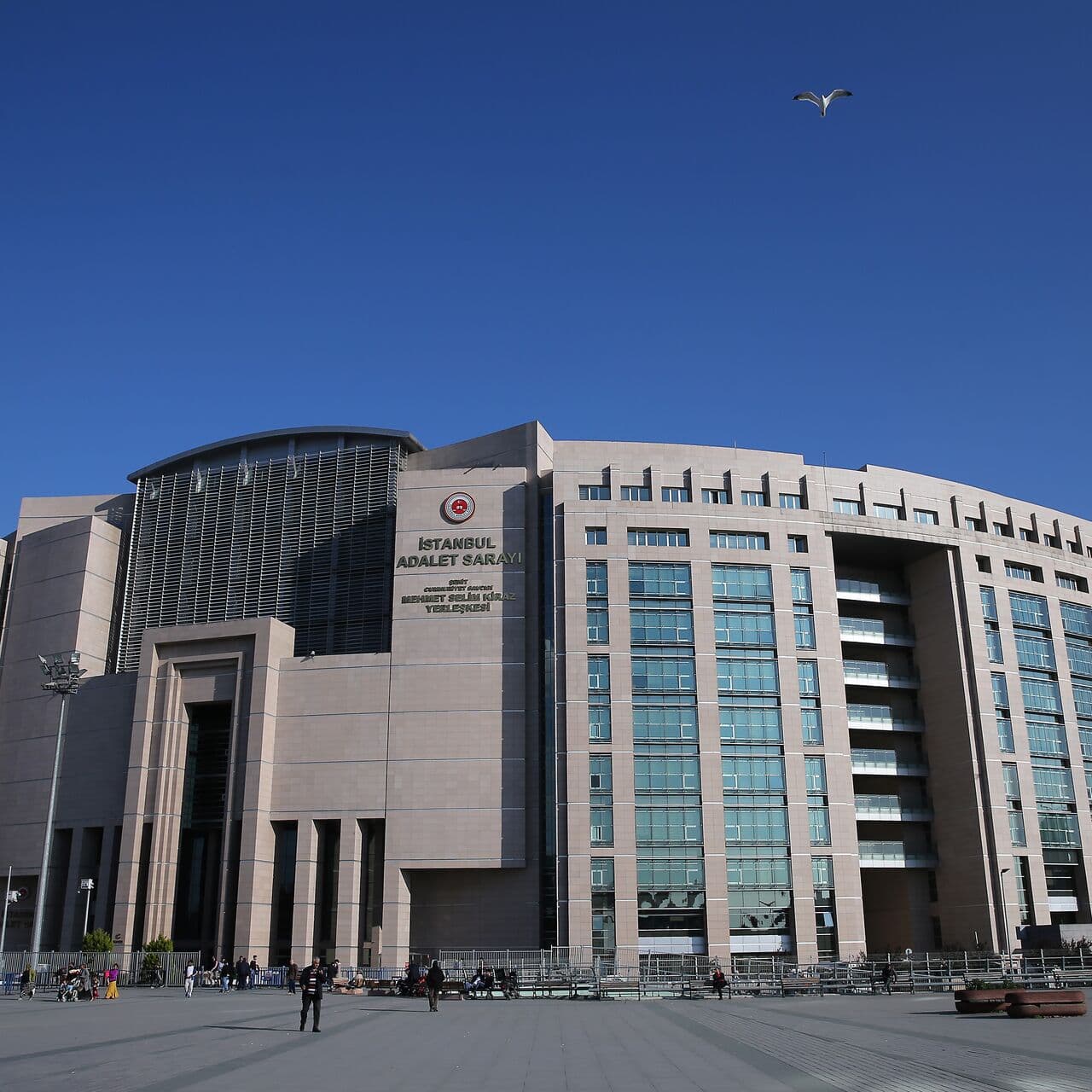 Ünlülere uyuşturucu soruşturmasında 9 tutuklama