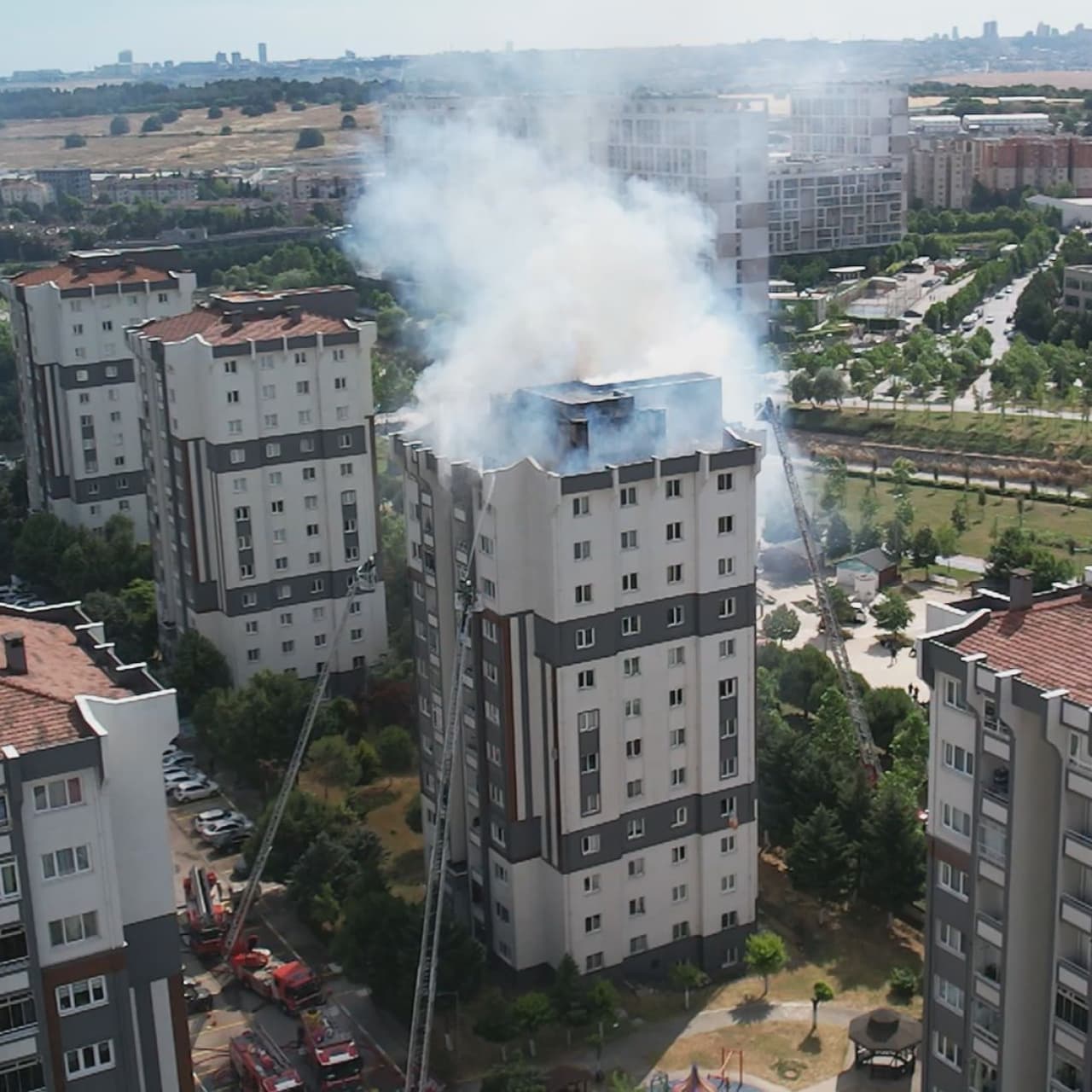 Küçükçekmece'de yangın