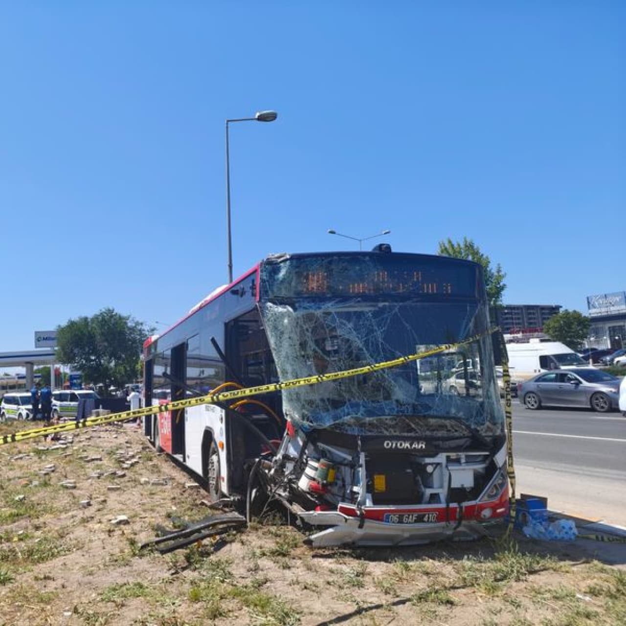 Hastaneden birliğine dönerken kaldırımda otobüs çarptı!