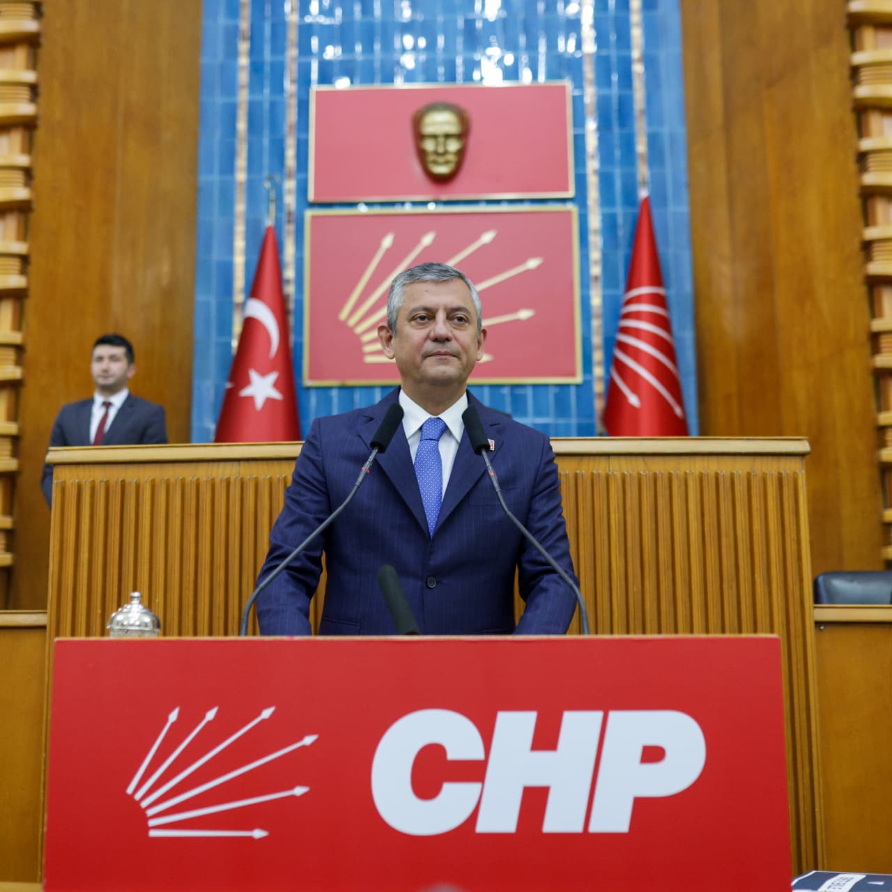 “Özgür Özel gelsin yarışalım”