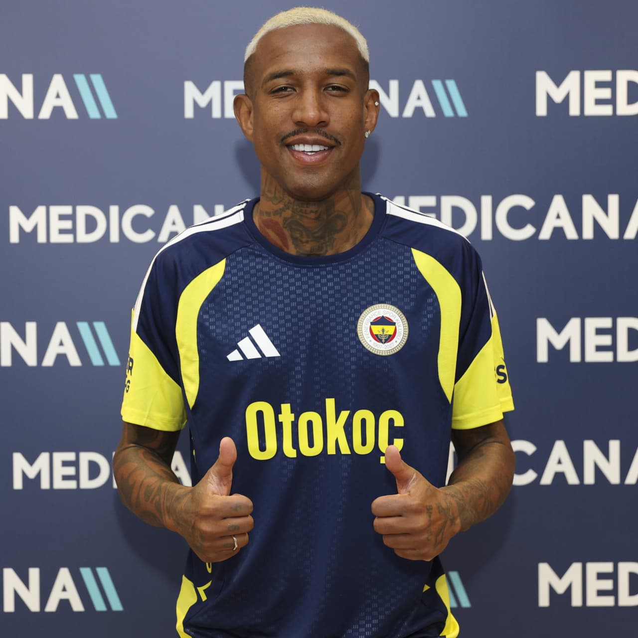 Fenerbahçe futbolcuları sağlık kontrolünden geçti