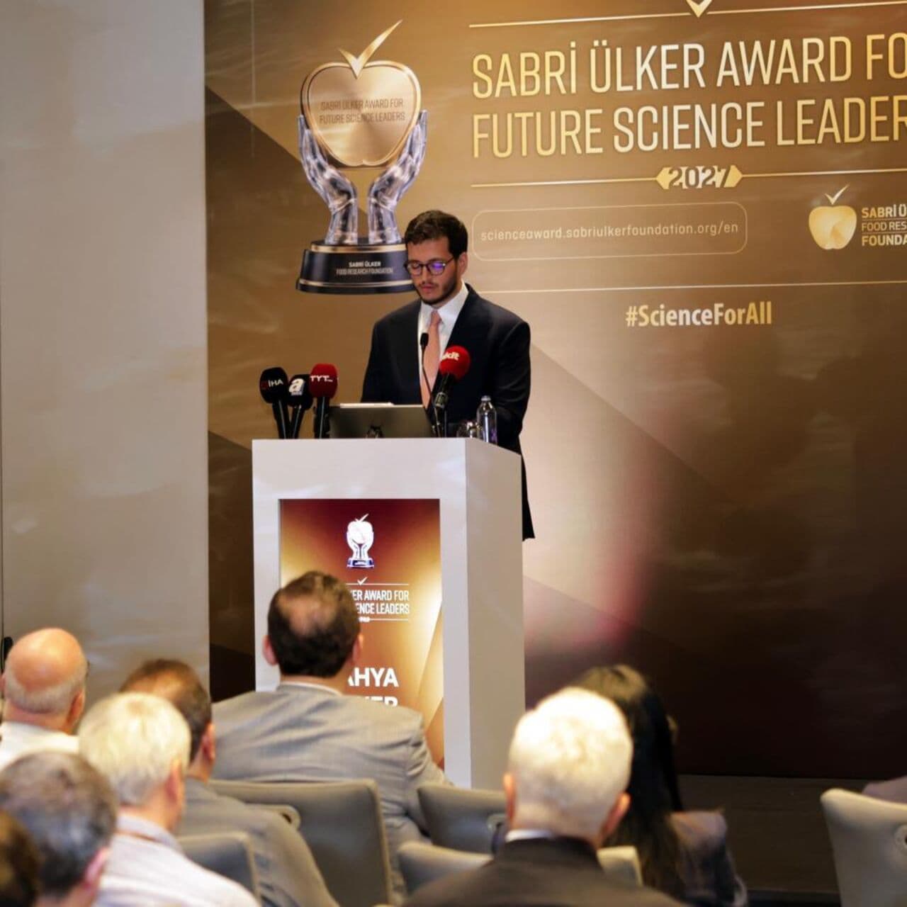 Sabri Ülker Vakfı, “Bilim Elçileri”