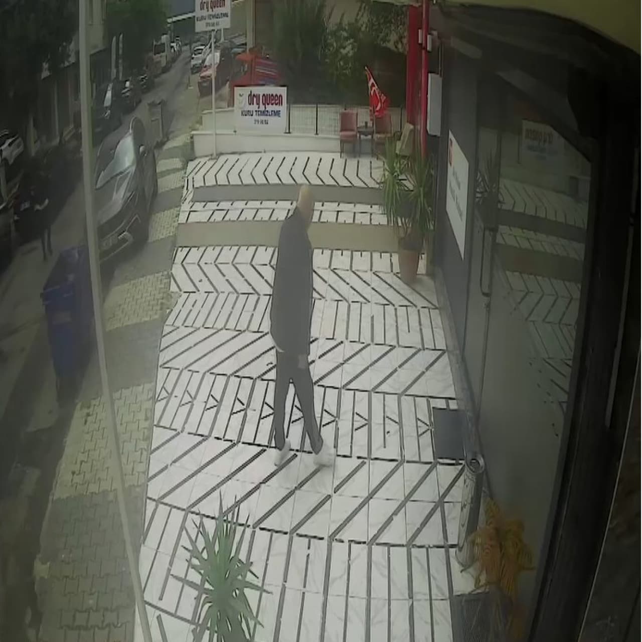 Karaal'ın kaçırılmasında yeni görüntü! Aracına takip cihazı taktılar!