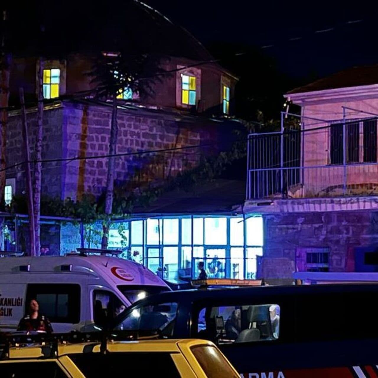 Camide kan aktı! 2 kişi öldü