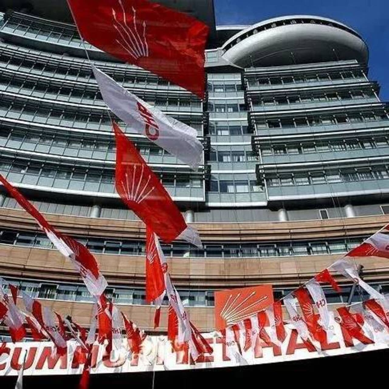 “Mücadele edenlerin başımız üstünde yeri var" 
