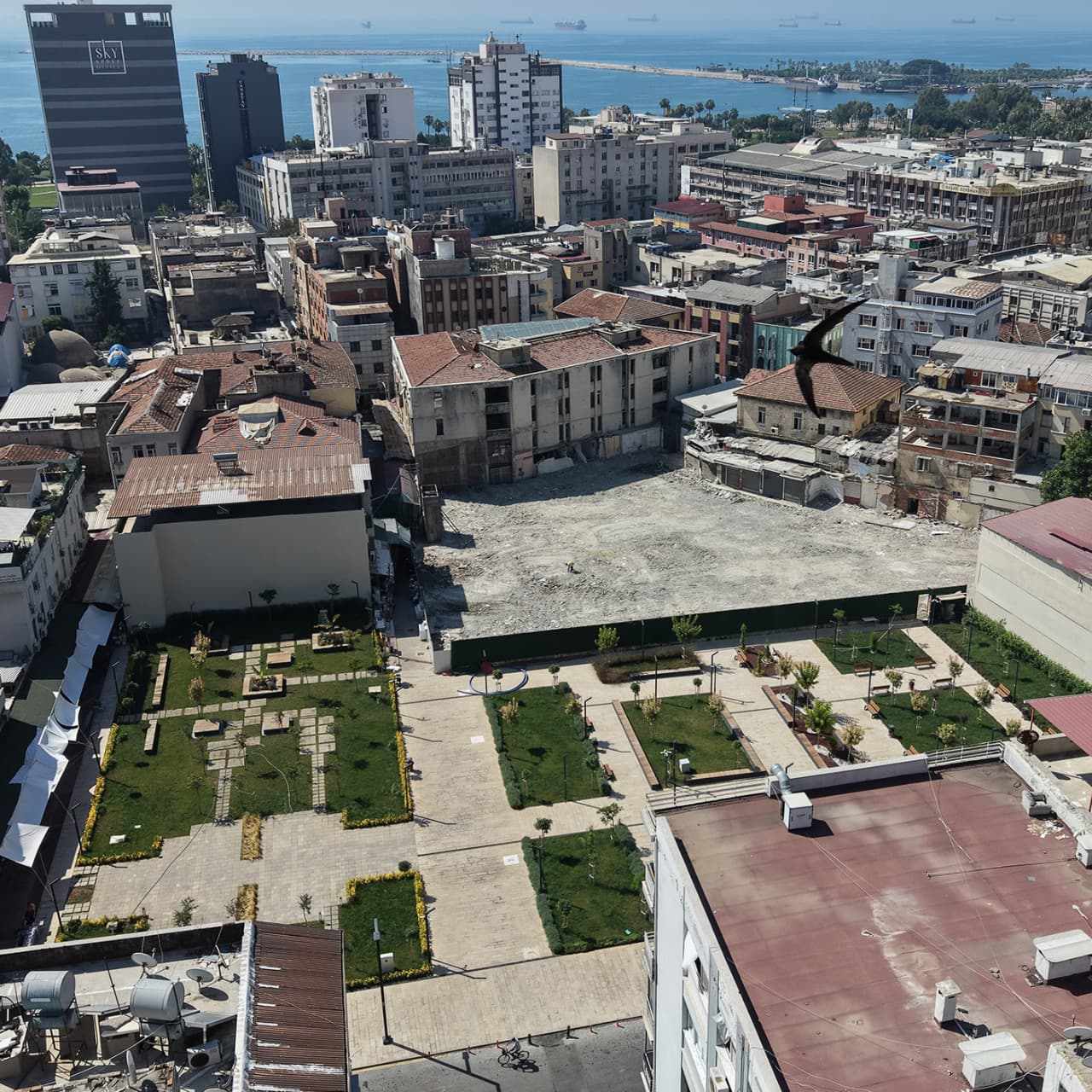 Mersin'in Zafer Çarşısı'nda yıkım