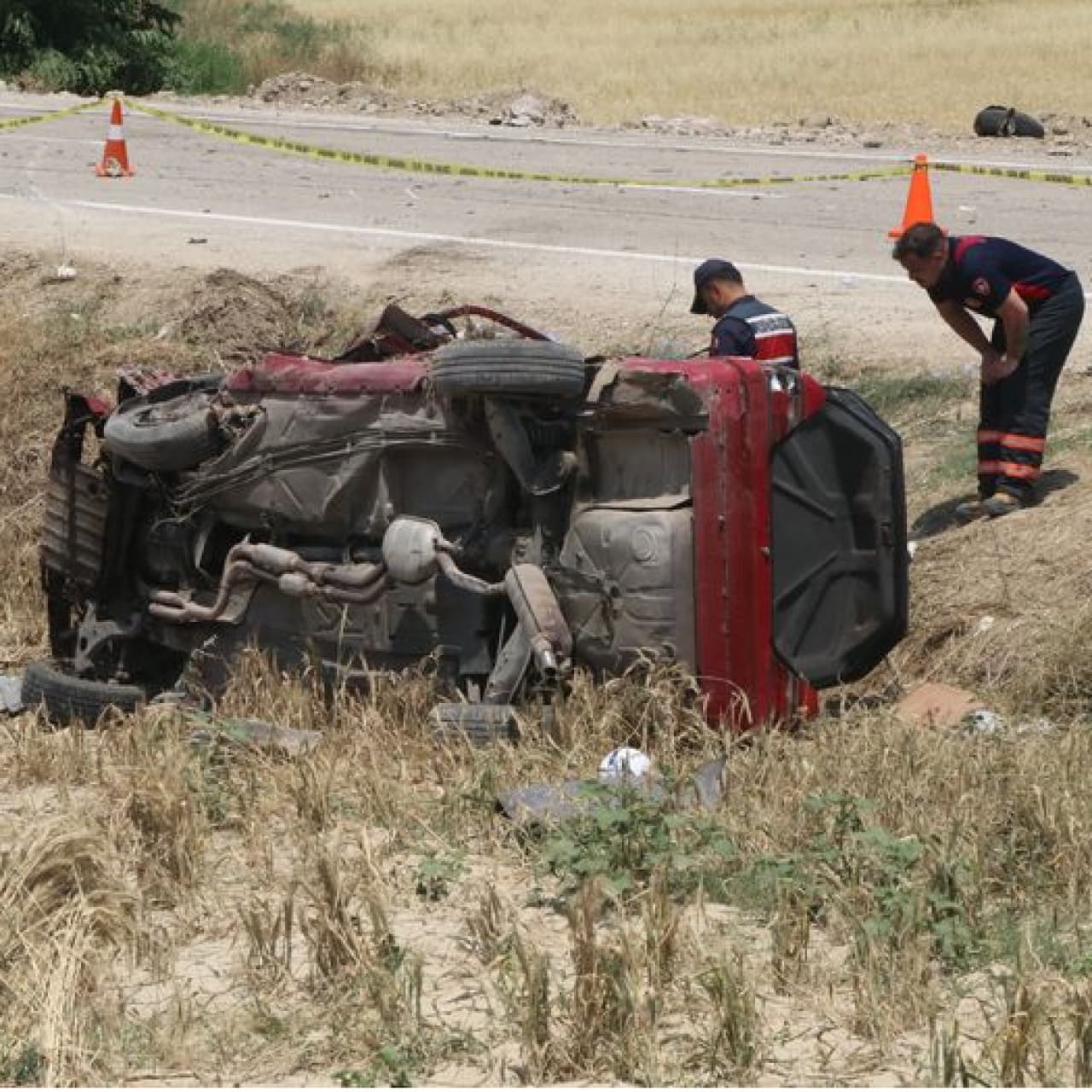 Feci kaza: 3 ölü, 2'si ağır 4 yaralı!