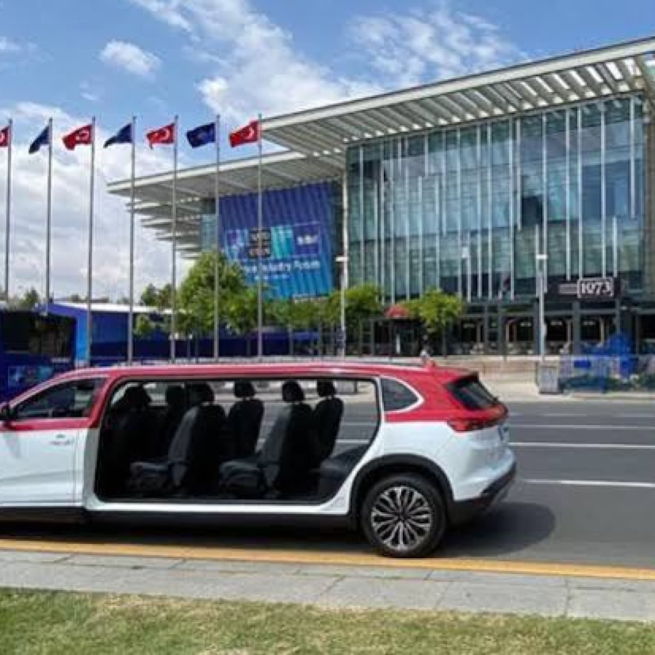 NATO Zirvesi'nde liderleri Togg taşıyacak