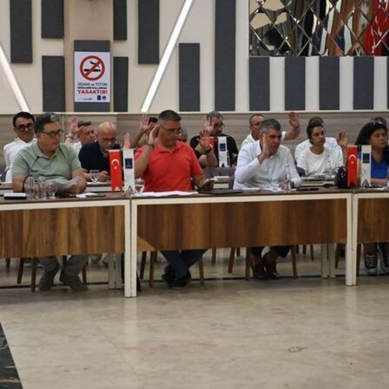 Kuşadası'nda engelli erişimi ve elektrikli araç kararı