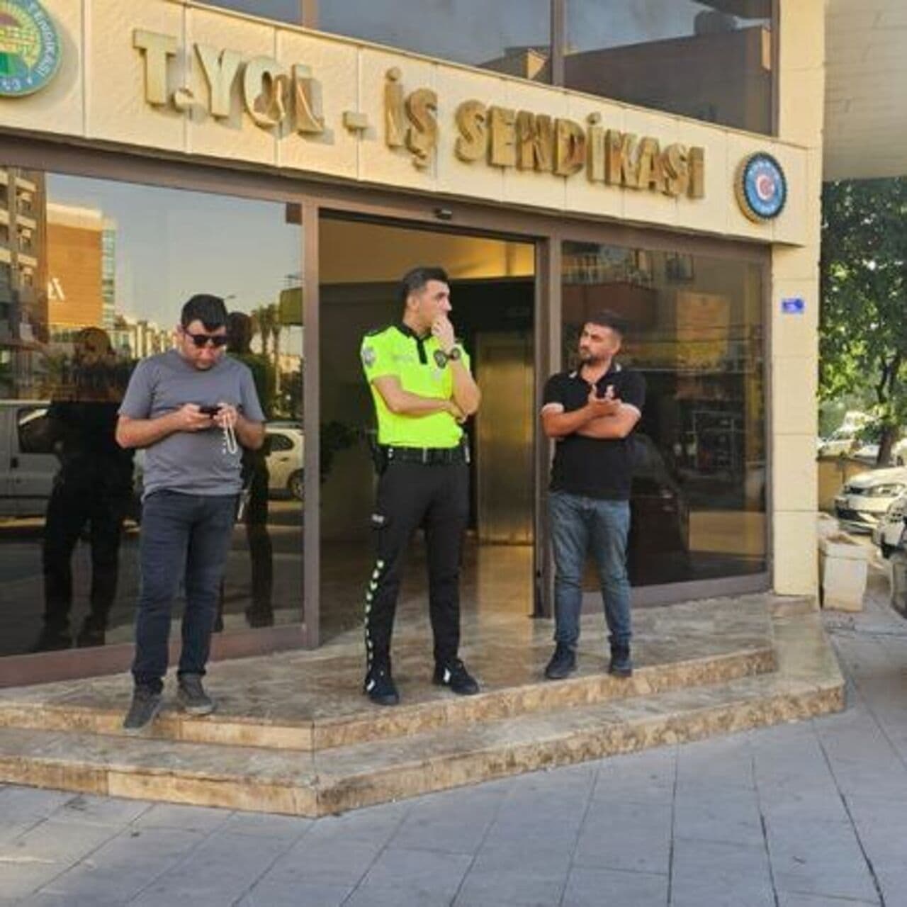 Doktor, misafirhanede ölü bulundu
