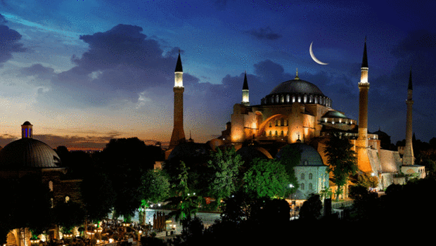 Hayatınızın yeni asistanı Hürriyet Super App, Ramazan ayında da yanınızda | Aylık imsakiye, namaz vakitleri, ezan bildirimleri 'Kıble ve Kur'an' özelliğiyle tek uygulamada