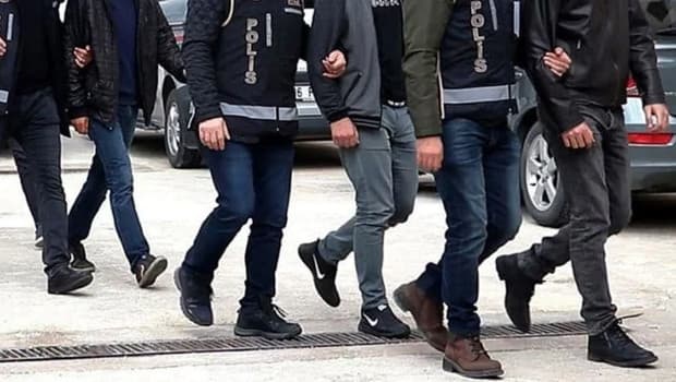 İstanbul'da oturum belgesi dolandırıcılığı: 9 gözaltı