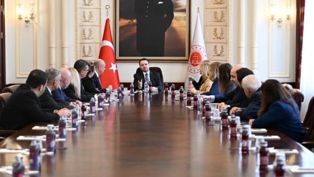 Bakan Gürlek: Barolarımızla düzenli istişare mekanizmaları kuracağız