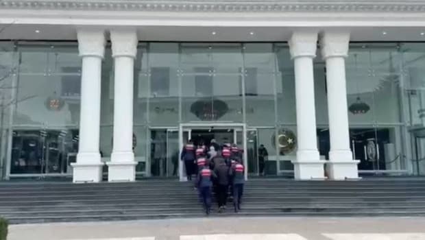 Ünlülerin yapay zeka görüntüleriyle milyonlarca lira dolandırdılar…. 2 şüpheli tutuklandı
