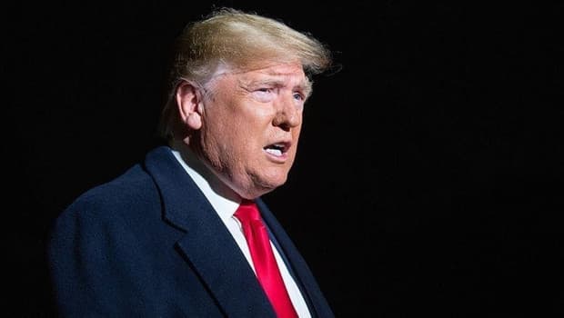 Trump, yüzde 10'luk küresel tarife uygulayacağını duyurdu