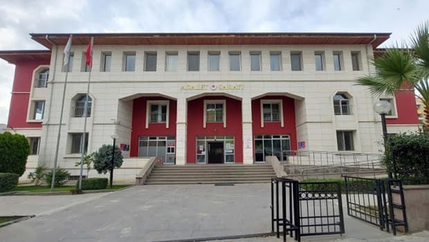 Apart otelde korkunç olay! Bıçak zoruyla gasbedip uygunsuz fotoğraflarını çektiler... 3 şüpheli tutuklandı