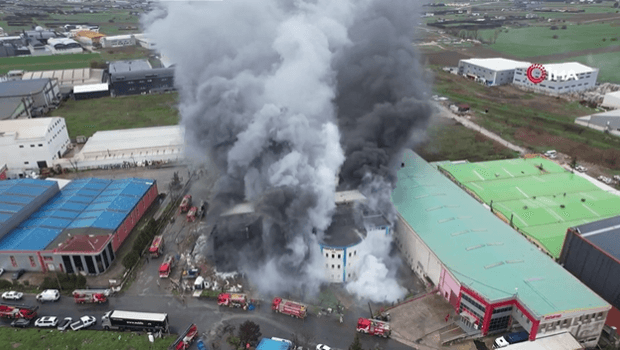Son dakika... Silivri'de fabrika yangını: Yangın kontrol altına alındı