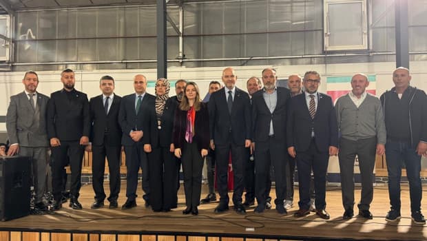 Fransa'da iftara katılan Süleyman Soylu: Batı ile 300 yıllık makası ilk kez kapatıyoruz