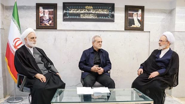 Hamaney’den sonra İran'ı bu üçlü yönetiyor