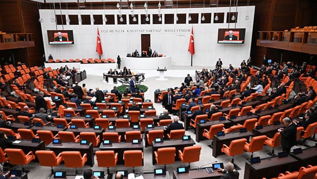 15 yaş altına sanal medya yasaklanıyor: Kanun teklifi Meclis'e sunuldu
