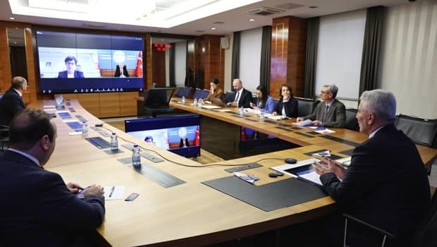 Ticaret Bakanı Bolat, AB Komisyonunun Genişlemeden Sorumlu Üyesi Marta Kos ile görüştü