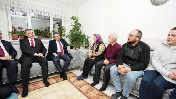 Bakanlardan aileye ziyaret... İki müdür görevden uzaklaştırıldı