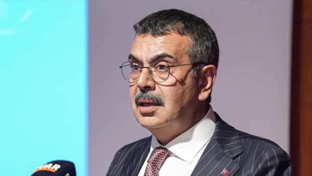 Bakan Tekin'den '15 yaş' ve 'ara tatil' açıklaması