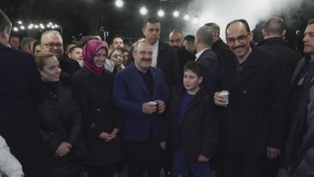 MİT Başkanı Kalın ile TBMM Sanayi Komisyonu Başkanı Varank, vatandaşlarla bir araya geldi