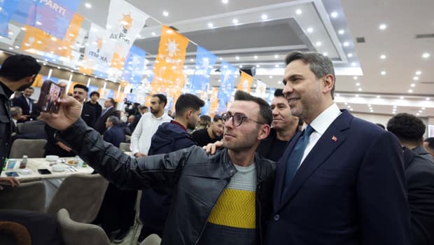 Bakan Alparslan Bayraktar Erzincan'daki "Vefa İftarı" programında konuştu