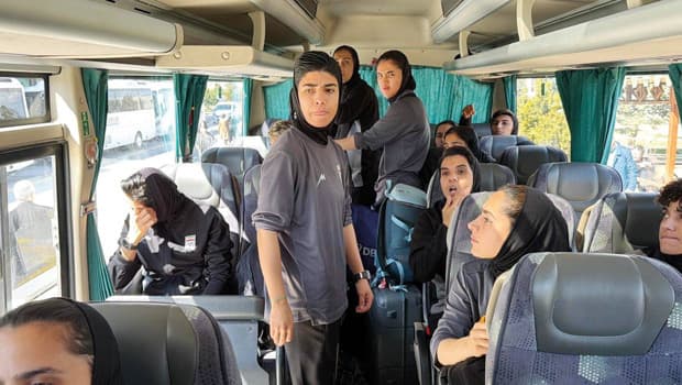 İranlı futbolcular Türkiye üzerinden döndü