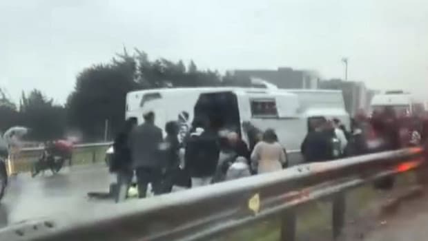 E-5'te midibüs devrildi! 1 ölü 9 yaralı