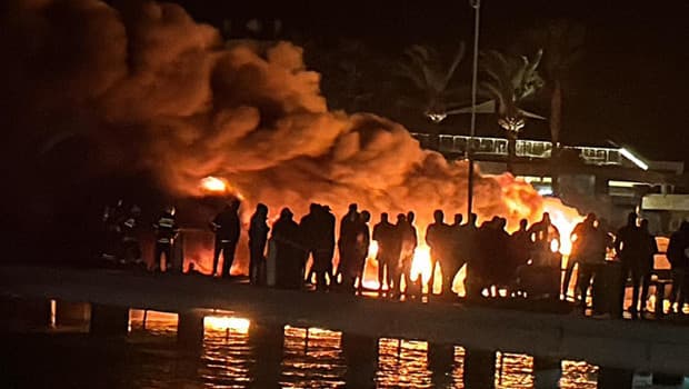 Bodrum'da marinada yangın! 5 motoryat alev alev yanıyor