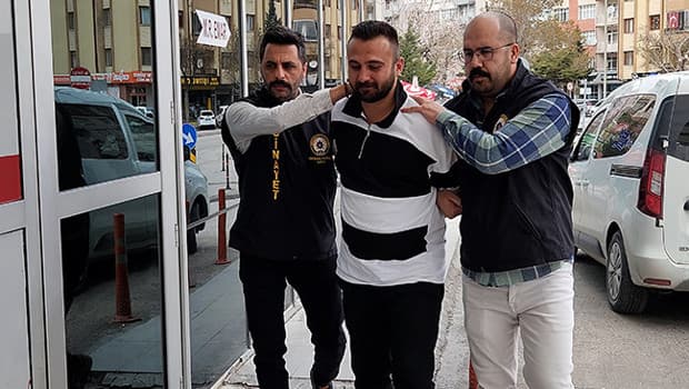 Konya'da akılalmaz olay: Babasını boğdu, cansız bedeniyle aynı evde kaldı