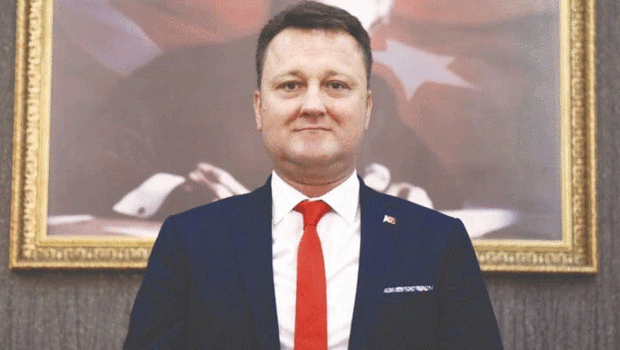 Eski Menemen Belediye Başkanı Serdar Aksoy'a verilen hapis cezası hukuka uygun bulundu
