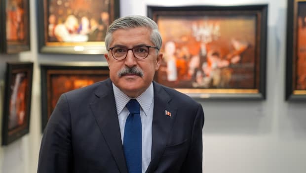 AK Parti'li Yayman'dan 'ArtAnkara 12'nci Uluslararası Çağdaş Sanat Fuarı'na ziyaret