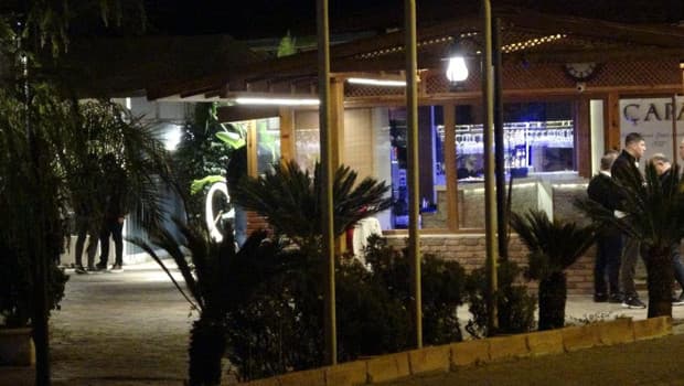 Restoranda silahlı kavga: 1 ölü, 1 yaralı