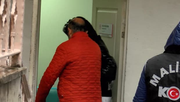 Uşak Belediyesi'ne yönelik 'rüşvet' soruşturması: Gözaltına alınanlar sağlık kontrolünden geçirildi